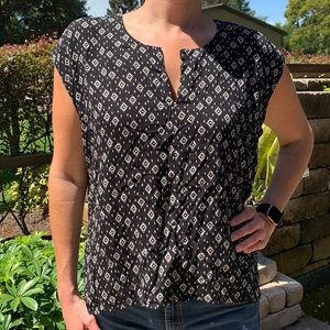 Universal Thread flowy hi low cut summer top